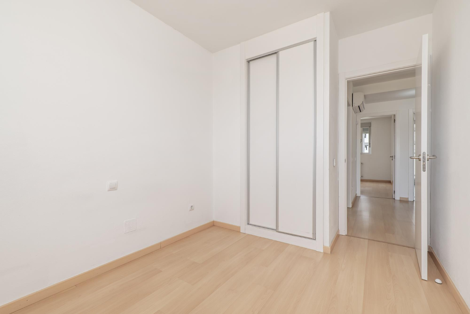 Comment choisir une porte de placard pour l’entrée?