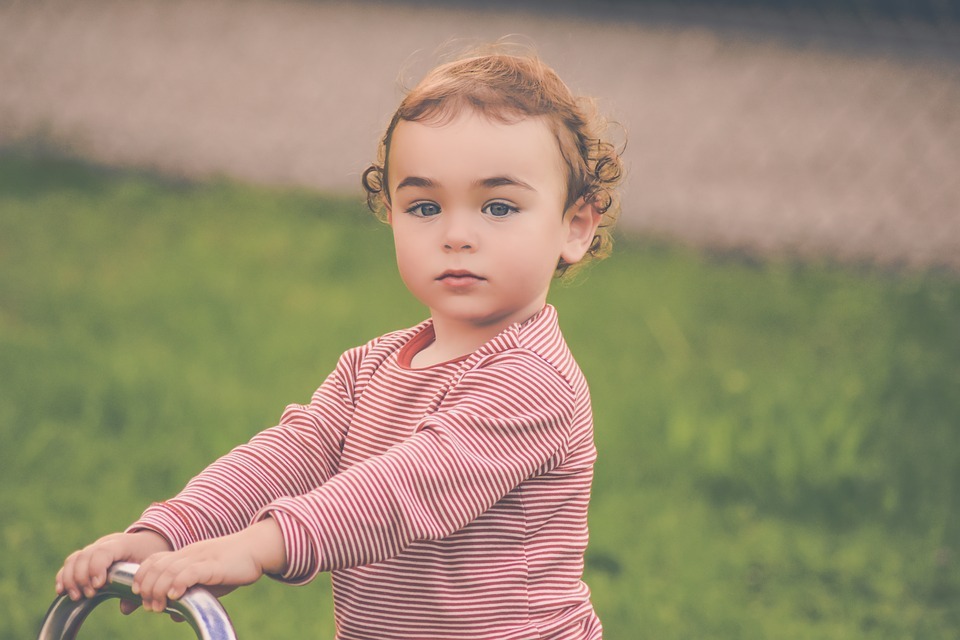 Pourquoi encourager vos enfants à jouer dehors ?